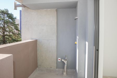 Studio à venda com 28m², 1 quarto e sem vaga Studio à venda com 28m², 1 quarto e sem vagaSacada