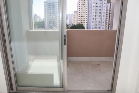 Studio à venda com 28m², 1 quarto e sem vaga Studio à venda com 28m², 1 quarto e sem vagaSacada