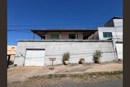 Casa à venda com 4 quartos, 360m² em Parque Xangri-lá, Contagem