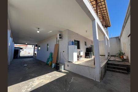 Garagem de casa à venda com 4 quartos, 360m² em Parque Xangri-lá, Contagem
