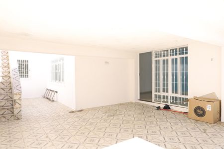 Garagem de casa para alugar com 3 quartos, 180m² em São Miguel Paulista, São Paulo