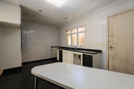 Cozinha de casa à venda com 4 quartos, 350m² em Jardim Leonor, São Paulo