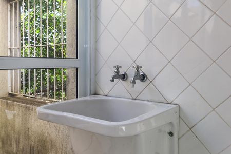 Área de Serviço de casa à venda com 4 quartos, 350m² em Jardim Leonor, São Paulo