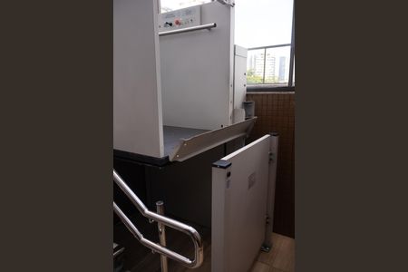 Área comum de kitnet/studio para alugar com 1 quarto, 22m² em Caminho das Árvores, Salvador