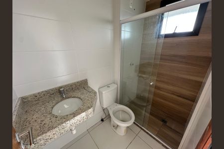 Banheiro de kitnet/studio para alugar com 1 quarto, 22m² em Caminho das Árvores, Salvador