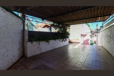 Garagem de casa para alugar com 2 quartos, 140m² em Jardim Amalia, São Paulo