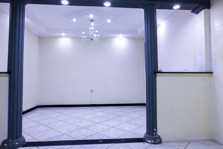 Casa para alugar com 250m², 3 quartos e 4 vagas