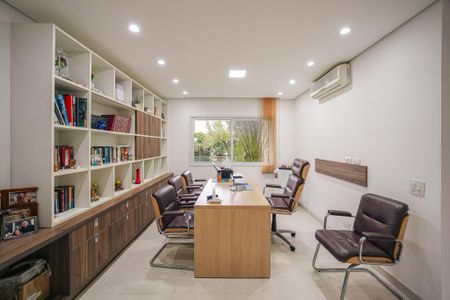 Quarto de casa de condomínio para alugar com 5 quartos, 616m² em Alphaville, Santana de Parnaíba