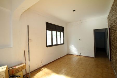 Sala de casa para alugar com 2 quartos, 70m² em Vista Alegre, Rio de Janeiro