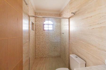 Banheiro da Suíte 1 de casa de condomínio para alugar com 3 quartos, 96m² em Vila da Oportunidade, Carapicuíba