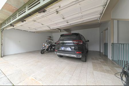 Garagem de casa à venda com 3 quartos, 296m² em Santo Amaro, São Paulo