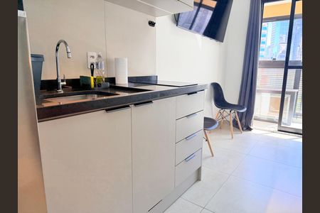 Studio para alugar com 28m², 1 quarto e 1 vaga Studio para alugar com 28m², 1 quarto e 1 vagaStudio