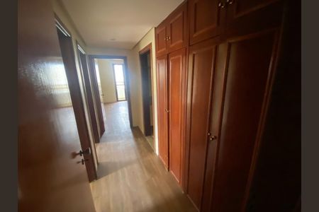 Corredor de apartamento para alugar com 4 quartos, 310m² em Osvaldo, Uberlândia