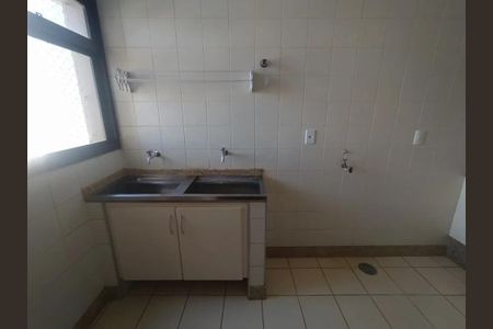 Área de serviço de apartamento para alugar com 4 quartos, 310m² em Osvaldo, Uberlândia