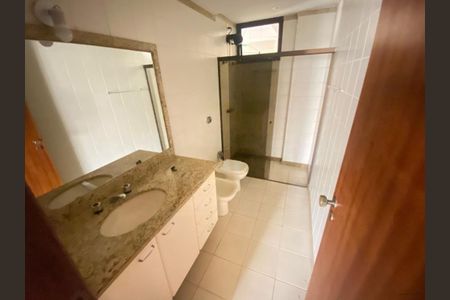 Apartamento para alugar com 310m², 4 quartos e 1 vaga Apartamento para alugar com 310m², 4 quartos e 1 vagaBanheiro 1