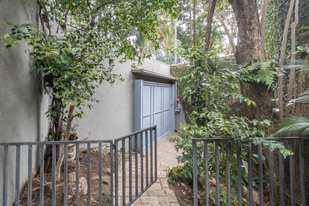 Acesso à Garagem de casa à venda com 4 quartos, 400m² em Indianópolis, São Paulo
