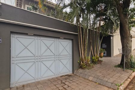 Fachada de casa à venda com 4 quartos, 400m² em Indianópolis, São Paulo