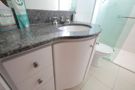 Banheiro 01 de apartamento à venda com 2 quartos, 68m² em Vila Boa Vista, Santo André