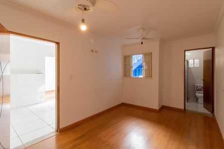 Casa para alugar com 150m², 3 quartos e 1 vaga Casa para alugar com 150m², 3 quartos e 1 vagaSuíte