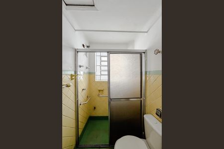 Banheiro social de casa para alugar com 4 quartos, 248m² em Vila Bertioga, São Paulo