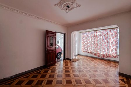 Casa para alugar com 4 quartos, 248m² em Vila Bertioga, São Paulo