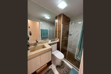 Banheiro de apartamento à venda com 2 quartos, 68m² em Barra Olímpica, Rio de Janeiro