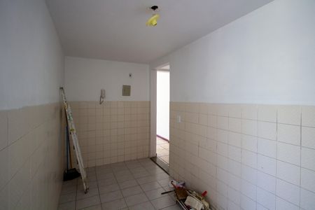 Cozinha de apartamento para alugar com 2 quartos, 68m² em Mutondo, São Gonçalo