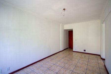 Apartamento para alugar com 68m², 2 quartos e 1 vagaSala