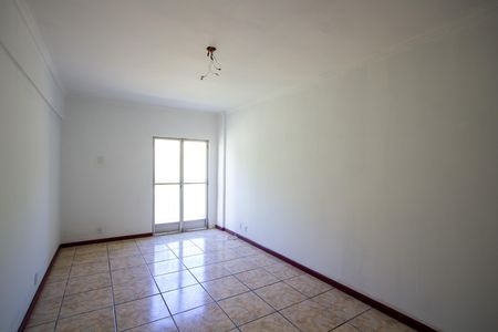 Sala de apartamento para alugar com 2 quartos, 68m² em Mutondo, São Gonçalo