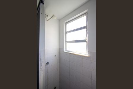 Banheiro de apartamento para alugar com 2 quartos, 68m² em Mutondo, São Gonçalo