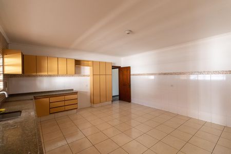 Cozinha de casa para alugar com 4 quartos, 240m² em Burgo Paulista, São Paulo