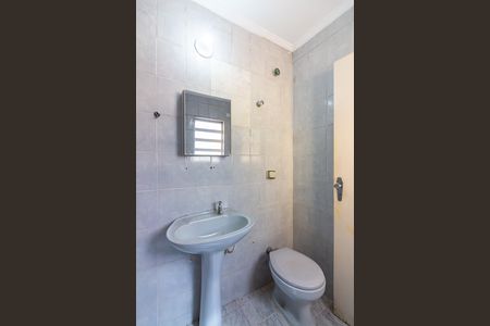 Casa para alugar com 60m², 2 quartos e sem vaga Casa para alugar com 60m², 2 quartos e sem vagaBanheiro