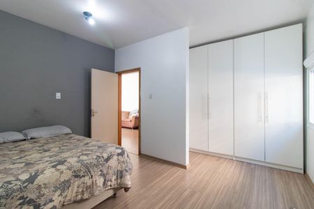 Quarto 1 de casa à venda com 3 quartos, 528m² em São José, Porto Alegre