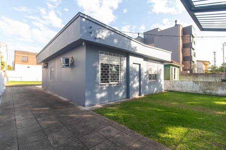Fachada de casa à venda com 3 quartos, 528m² em São José, Porto Alegre