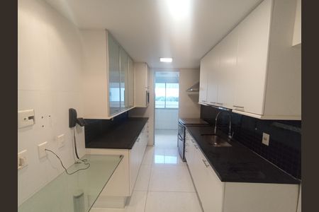Casa à venda com 158m², 3 quartos e 2 vagas Casa à venda com 158m², 3 quartos e 2 vagasCozinha