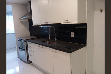 Casa à venda com 158m², 3 quartos e 2 vagas Casa à venda com 158m², 3 quartos e 2 vagasCozinha
