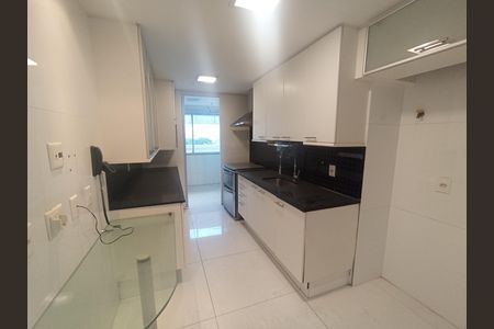 Casa à venda com 158m², 3 quartos e 2 vagas Casa à venda com 158m², 3 quartos e 2 vagasCozinha