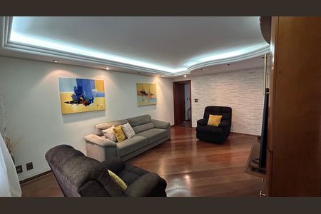 Casa à venda com 248m², 4 quartos e 2 vagas Casa à venda com 248m², 4 quartos e 2 vagasSala