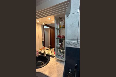 Casa à venda com 248m², 4 quartos e 2 vagas Casa à venda com 248m², 4 quartos e 2 vagasBanheiro
