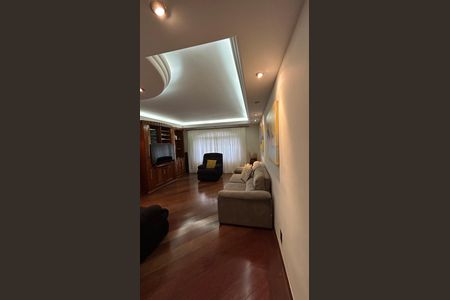 Casa à venda com 248m², 4 quartos e 2 vagas Casa à venda com 248m², 4 quartos e 2 vagasSala