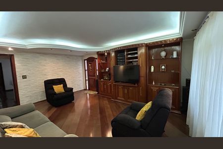 Casa à venda com 248m², 4 quartos e 2 vagas Casa à venda com 248m², 4 quartos e 2 vagasSala