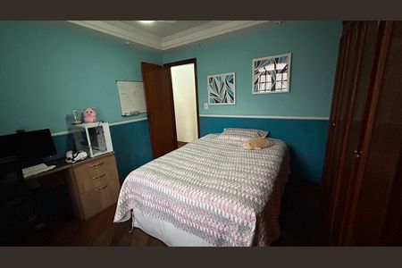 Casa à venda com 248m², 4 quartos e 2 vagas Casa à venda com 248m², 4 quartos e 2 vagasQuarto