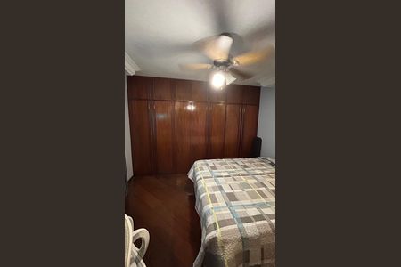 Casa à venda com 248m², 4 quartos e 2 vagas Casa à venda com 248m², 4 quartos e 2 vagasQuarto