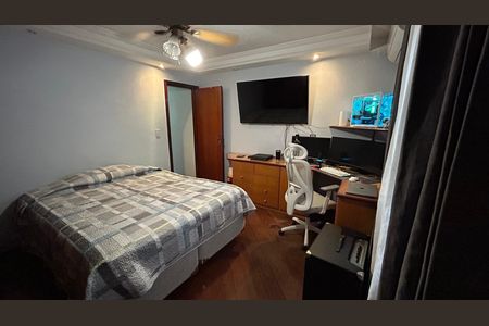 Casa à venda com 248m², 4 quartos e 2 vagas Casa à venda com 248m², 4 quartos e 2 vagasQuarto