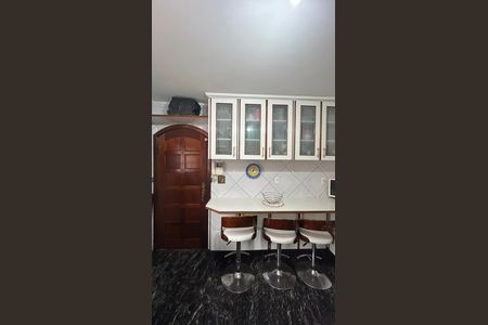 Casa à venda com 248m², 4 quartos e 2 vagas Casa à venda com 248m², 4 quartos e 2 vagasCozinha