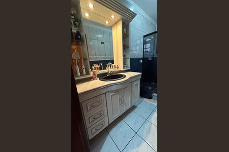Casa à venda com 248m², 4 quartos e 2 vagas Casa à venda com 248m², 4 quartos e 2 vagasBanheiro