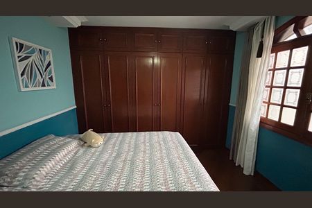 Casa à venda com 248m², 4 quartos e 2 vagas Casa à venda com 248m², 4 quartos e 2 vagasQuarto