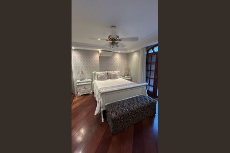 Casa à venda com 248m², 4 quartos e 2 vagas Casa à venda com 248m², 4 quartos e 2 vagasQuarto