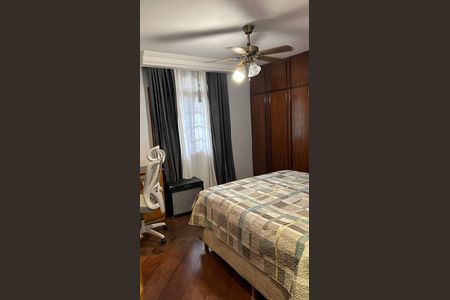 Casa à venda com 248m², 4 quartos e 2 vagas Casa à venda com 248m², 4 quartos e 2 vagasQuarto