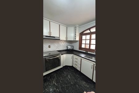 Casa à venda com 248m², 4 quartos e 2 vagas Casa à venda com 248m², 4 quartos e 2 vagasCozinha